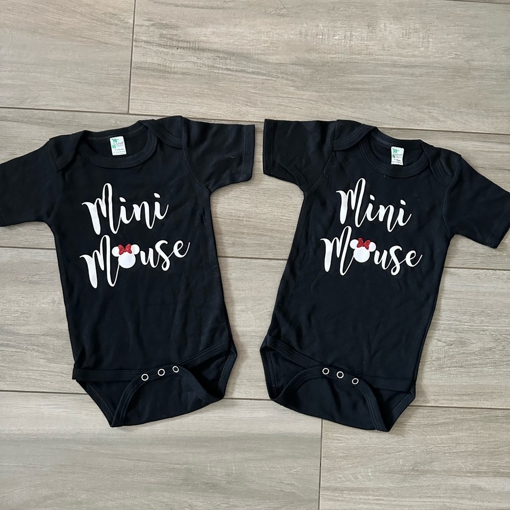 Disney Mini Mouse Black Onesie baby girl Disney outfit size 6-12 months